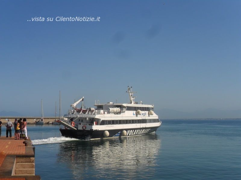 traghetto via mare agropoli amalfi