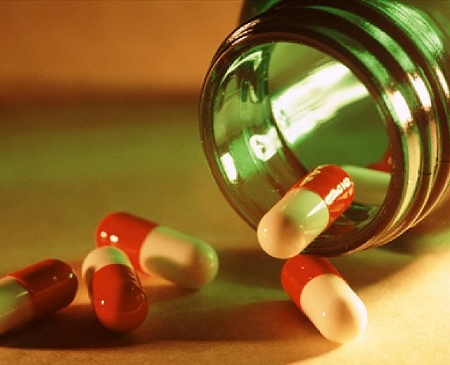 http://www.cilentonotizie.it/public/images/17122014_antibiotici_03.jpg