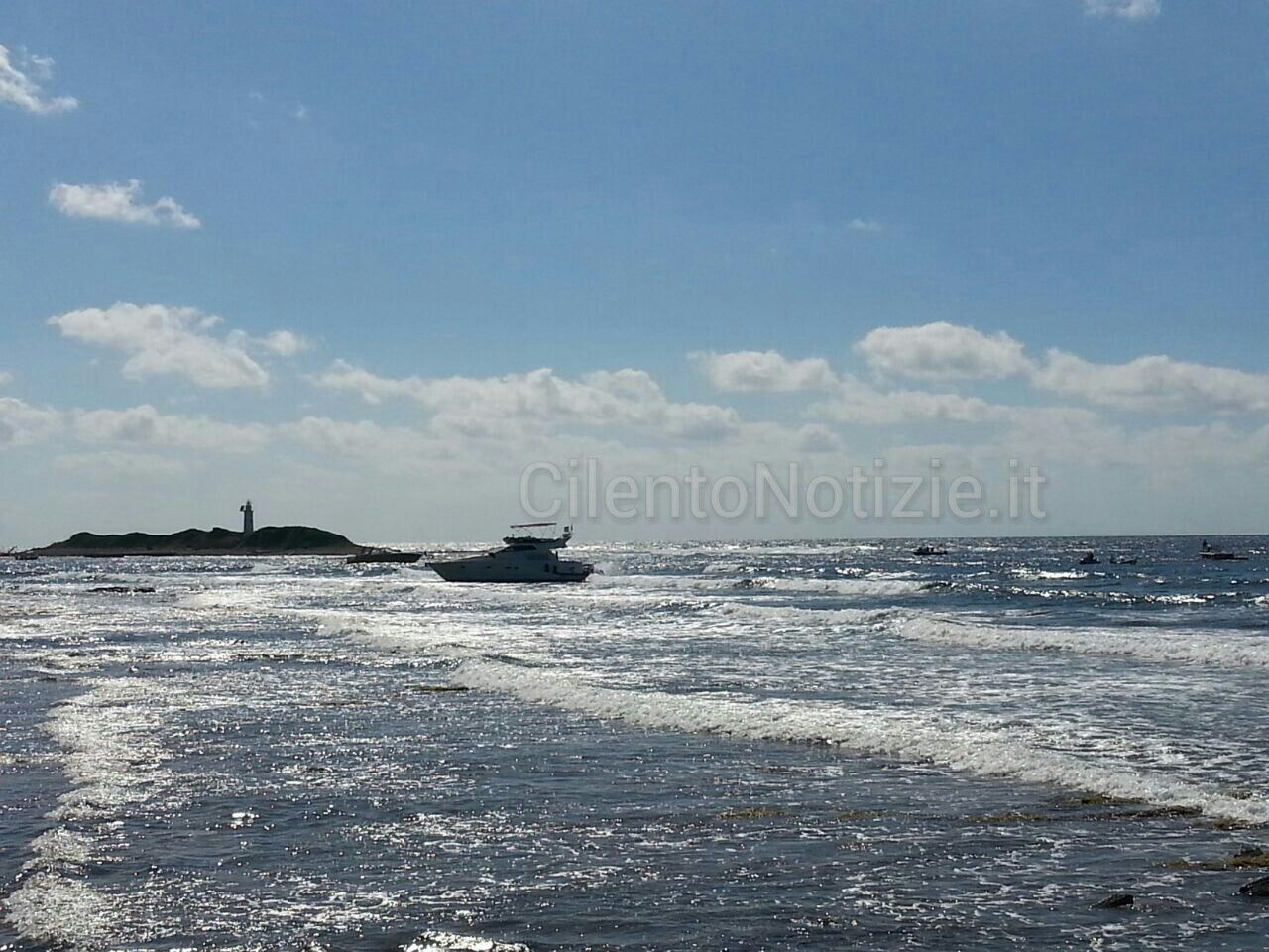 punta licosa guardia costiera