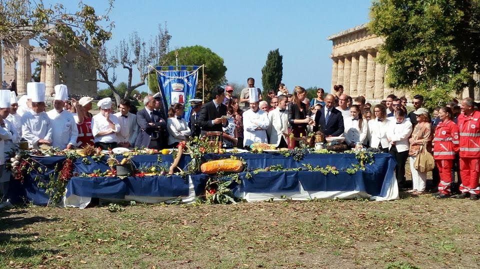 banchetto per mezzogiorno in famiglia