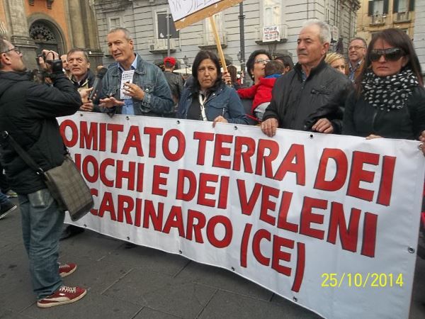 corteo terra dei fuochi