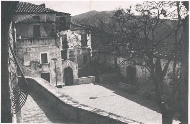 piazzetta centro storico Castellabate