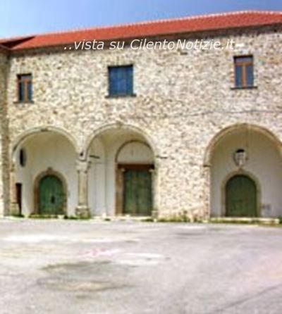 ingresso convento lustra