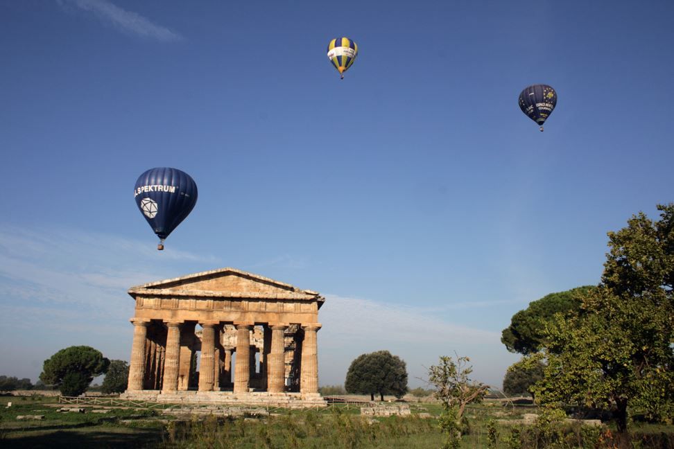 festival delle mongolfiere paestum