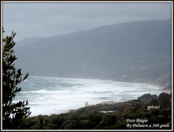 foto mare agitato nel Cilento