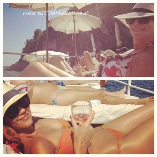 jessica alba in costume ad amalfi