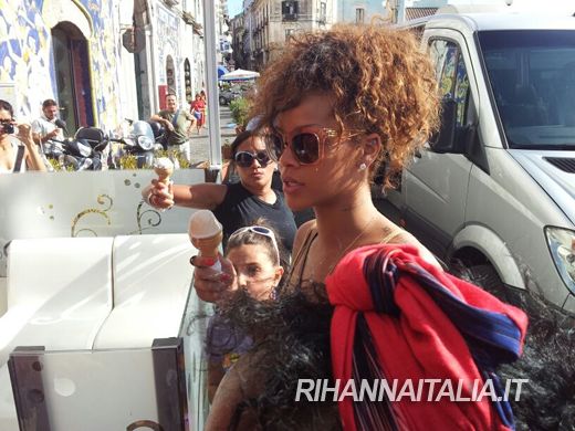 Rihanna in vacanza a Vietri sul Mare