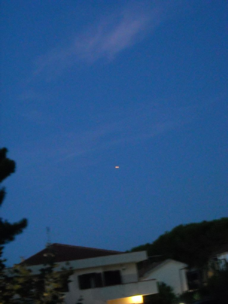 ufo a paestum 22042012