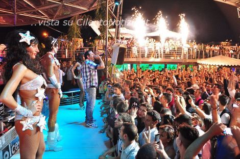 palco dolcevita salerno disco 2011 axwell