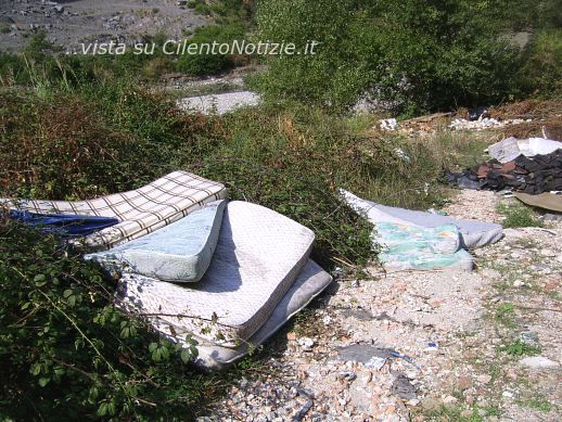 rifiuti nel parco nazionale del Cilento