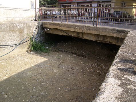 sapri liberati canali dai rifiuti