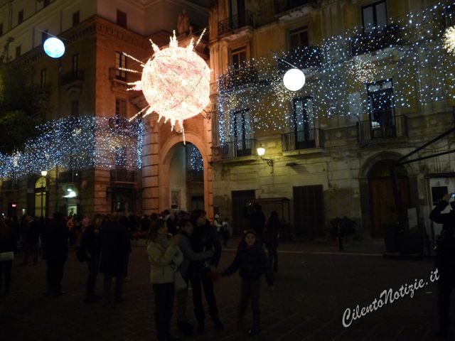Spettacoli-eventi foto - https://www.cilentonotizie.it/public/gallery/luci%20d'artista%202010%20 %20salerno/Salerno luci artista 2010 022.JPG