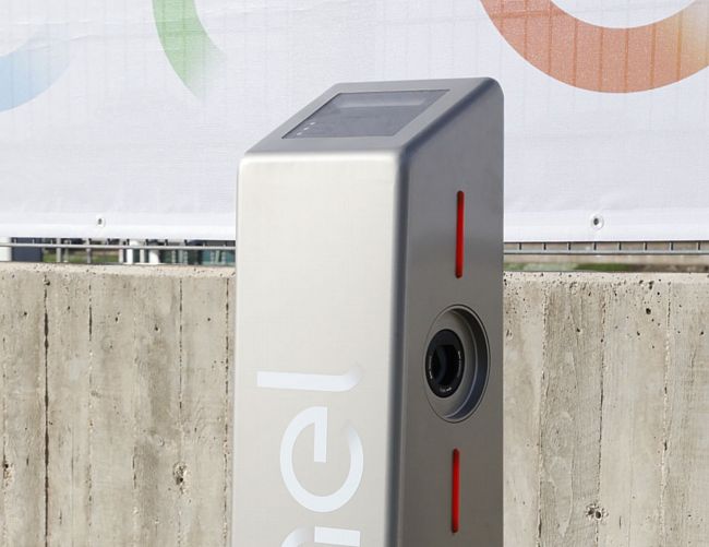 01032018 COLONNINA DI RICARICA VEICOLI ELETTRICI