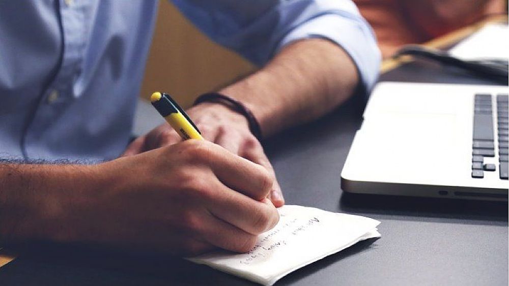 01032023 lavoro scrivania 01032023 lavoro scrivania