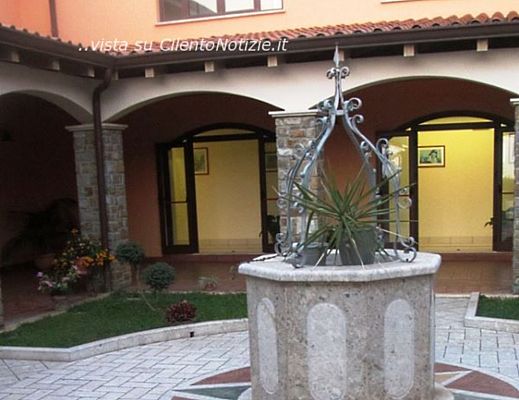 Marisa-Russo foto - 01062015 10072014 casa santa scolastica ingresso