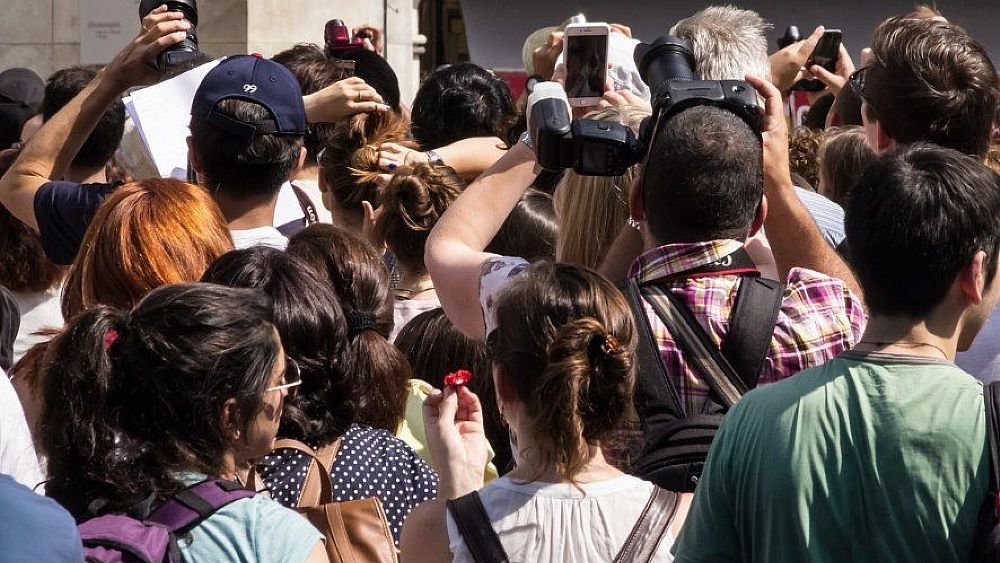 01062023 tanti turisti