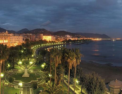 01072015 salerno by night