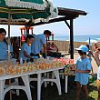 Salute foto - 01072016 frutta sulla spiaggia cilento