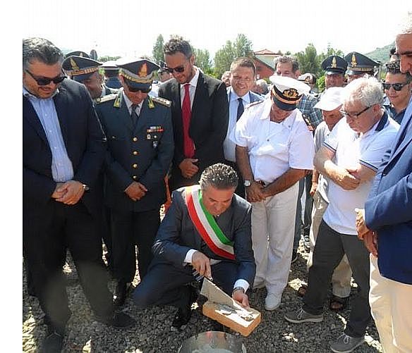 01072016 posa pietra guardia di finanza agropoli 01
