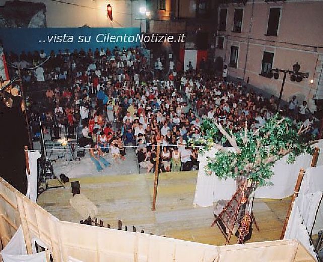 01082013 TEATRO BARBUTI