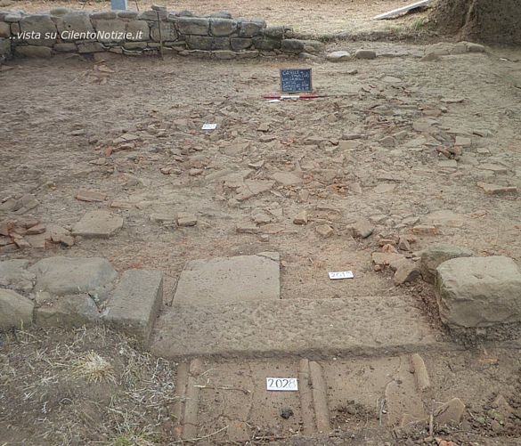 01082019 area archeologica di Caselle in Pittari