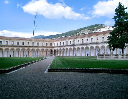 01102014 chiostro certosa padula