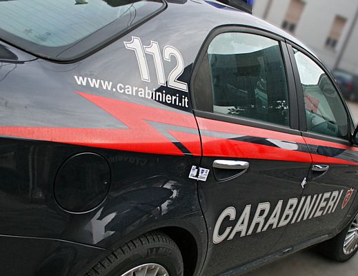 01122014 carabinieri auto