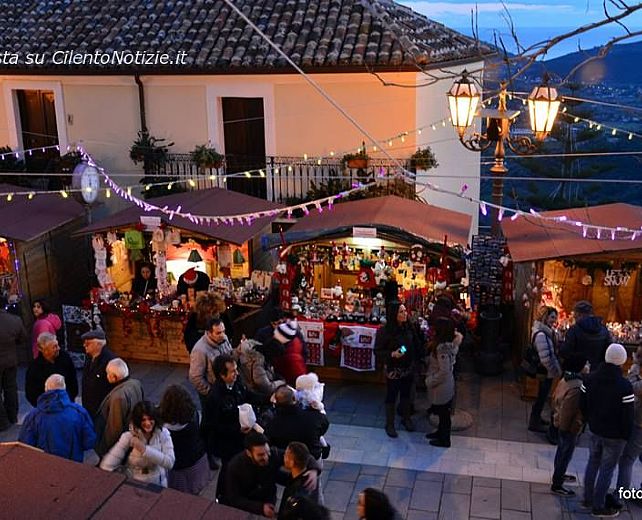 01122015 foto castellabate mercatini