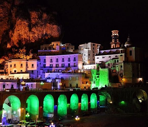 01122016 atrani illuminata colori