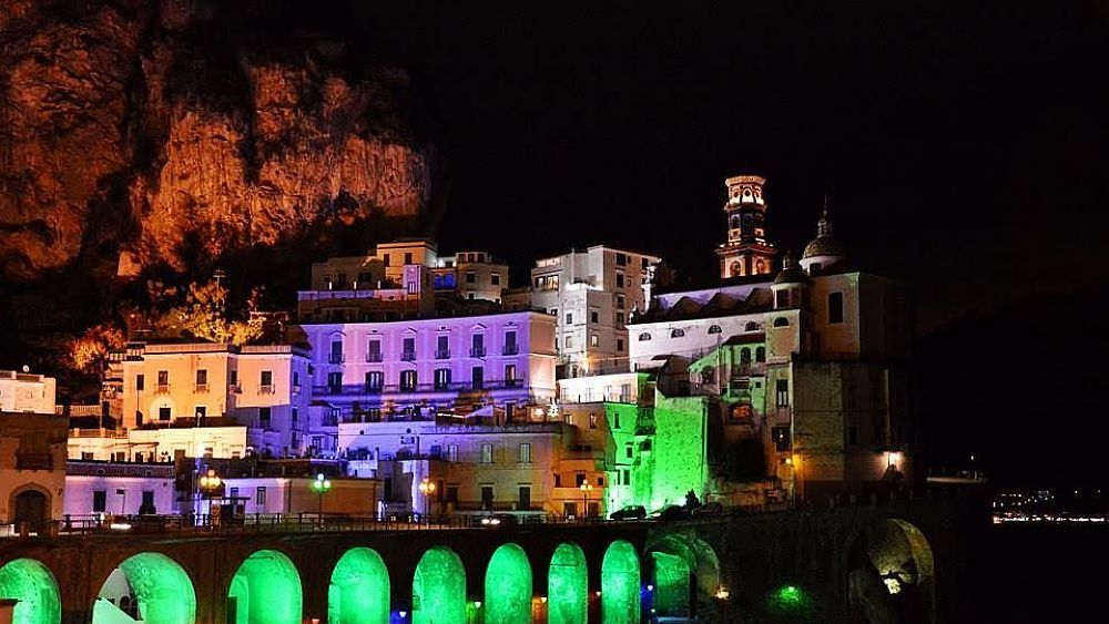 01122016 atrani illuminata colori