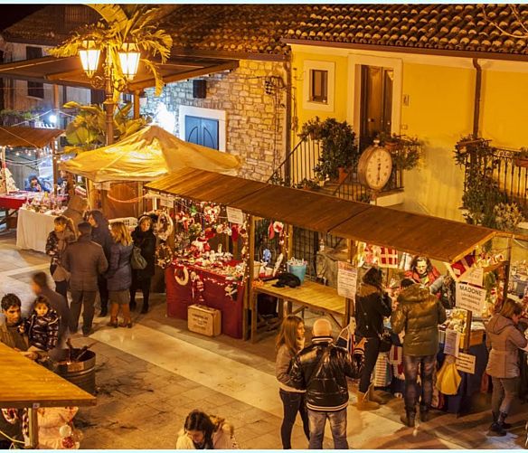 01122016 mercatini natalizi castellabate