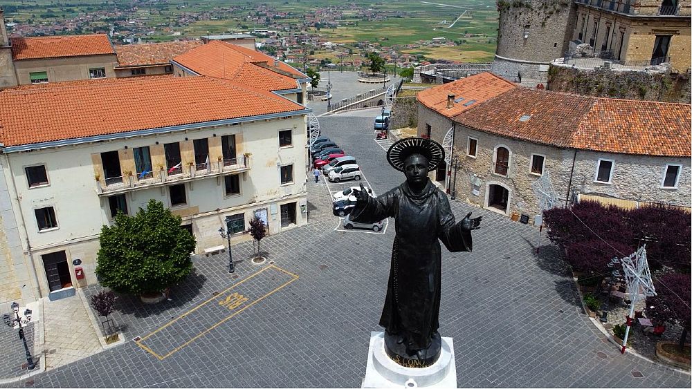 02062022 il restaurato obelisco di san cono 02062022 il restaurato obelisco di san cono