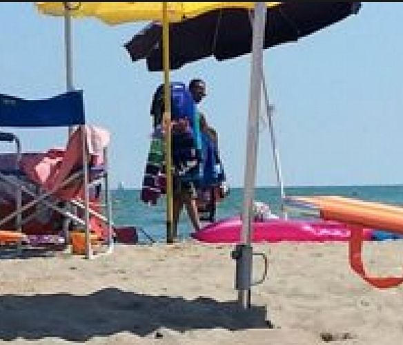02082018 commercio abusivo spiaggia
