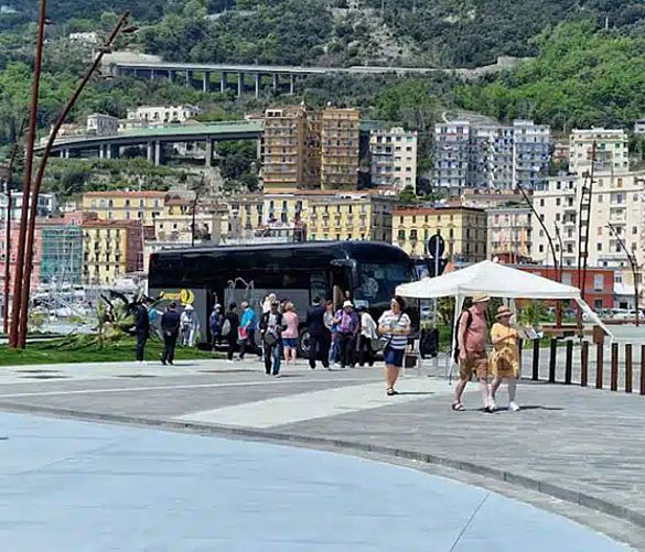 02092024 turisti a salerno