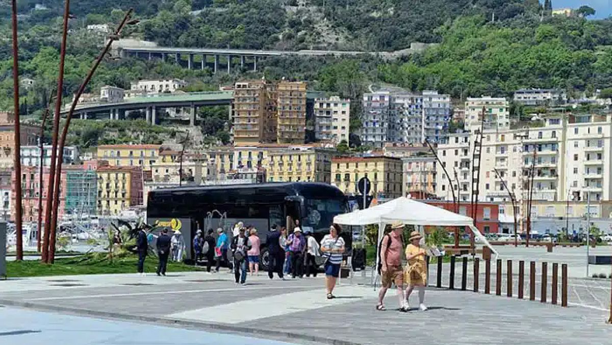 02092024 turisti a salerno 02092024 turisti a salerno