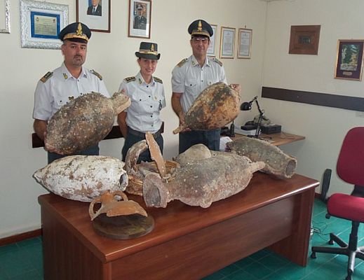 02102015 sequestro anfore
