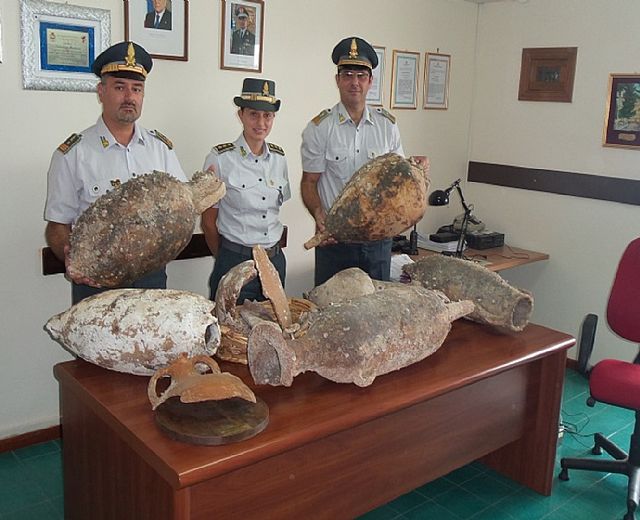 02102015 sequestro anfore