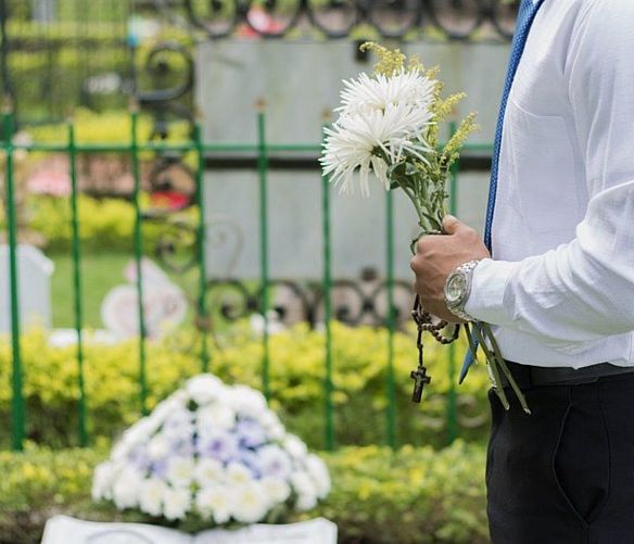 02112022 cimitero fiori