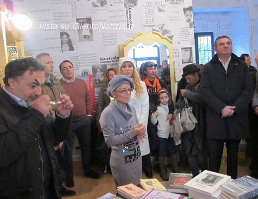 Marisa-Russo foto - 02122013 libreria agropoli 01