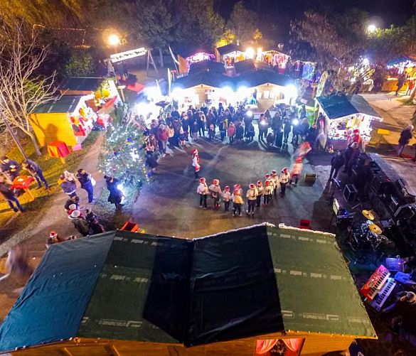 02122016 foto babbo natale villaggio velina