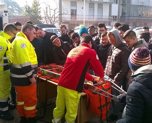 03032015 volontariato vallo di diano