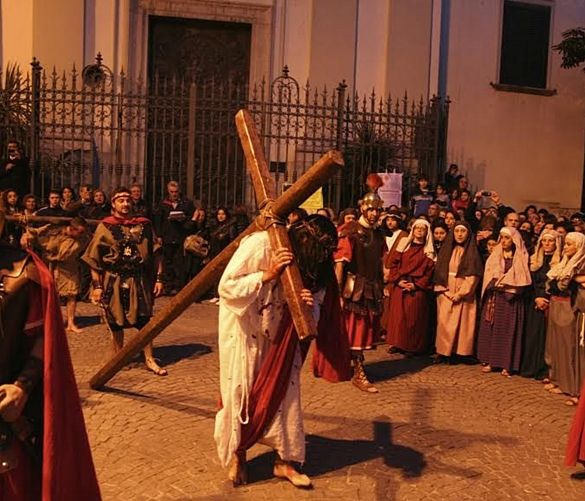 03042017 via crucis salerno