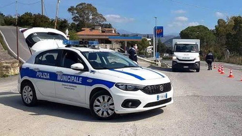 03042020 controlli polizia municipale castellabate foto