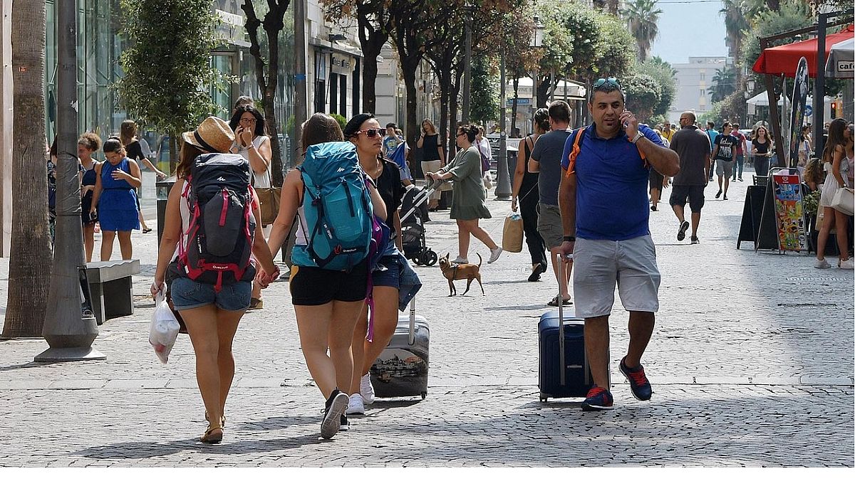 03042025 turisti a salerno 03042025 turisti a salerno