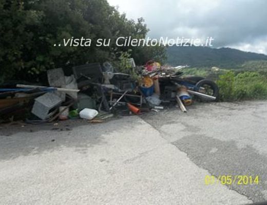 03052014 discarica a vibonati 01