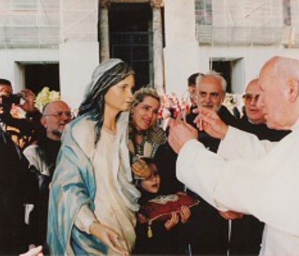 03082016 sacra immagine di Maria di Nazareth e il papa giovanni paolo II