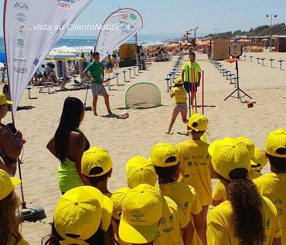 03082019 fruit spiaggia