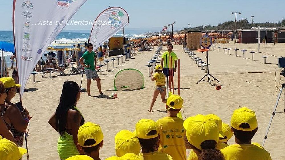 03082019 fruit spiaggia