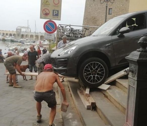 03092019 porsche scale acciaroli
