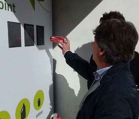 03112016 sindaco iosca e eco compattatore